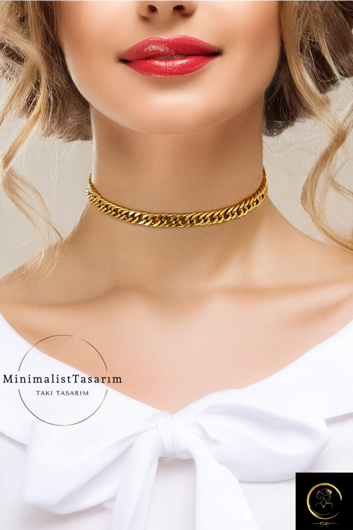 Çelik Choker Zincir Kolye, zarif ve dayanıklı tasarımıyla uzun ömürlü kullanım sağlar. Altın Choker Kolye ile boynunuzu zarif bir şekilde sararak, şıklığınızı her zaman öne çıkarabilirsiniz. Punk Kolye ve Punk Choker tasarımları ile özgün tarzınızı sergileyebilirsiniz. Gothic Kolye ve Gothic Choker, karanlık ve gizemli bir hava yaratmak isteyenler için mükemmel bir tercih. İnci Choker Kolye ve Gümüş Choker Kolye, her ortamda zarif ve şık görünmenizi sağlar. Sevgiliye Hediye olarak gül choker ya da fantezi tasma modelleri, özel günler için harika alternatiflerdir. Zirkon Choker, parıltılı tasarımı ile göz alıcı bir şıklık sunar. Paslanmaz Kolye ve Çelik Kolye malzemeleri, uzun ömürlü ve sağlam yapılarıyla öne çıkar. Stainless Steel Kolye tasarımları, modern ve zarif bir görünüm için ideal seçimlerdir.
